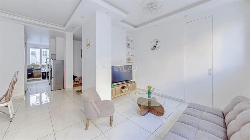 Appartement - 82 m² - 3 pièces