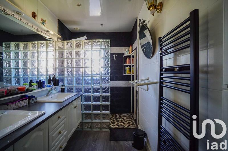 Maison - 180 m² - 7 pièces