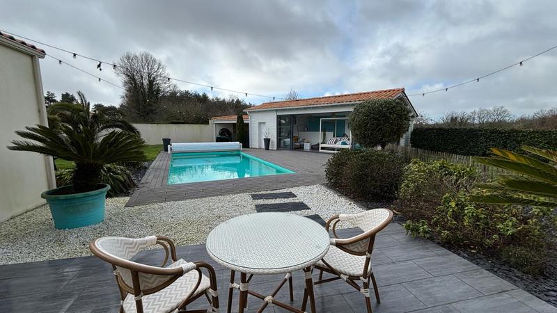 Maison - 190 m² - 5 pièces