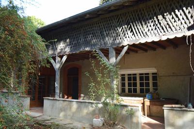 Maison - 242 m² - 7 pièces