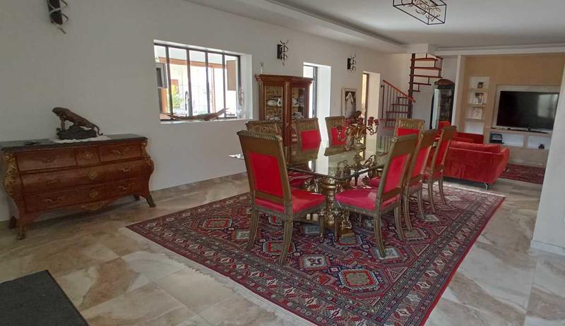Villa - 281 m² - 7 pièces