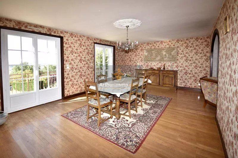 Maison - 122 m² - 6 pièces