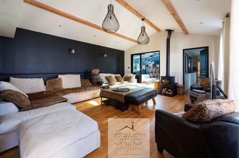 Maison - 174 m² - 8 pièces