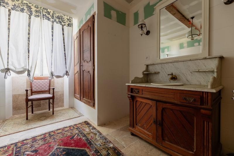 Maison - 264 m² - 7 pièces