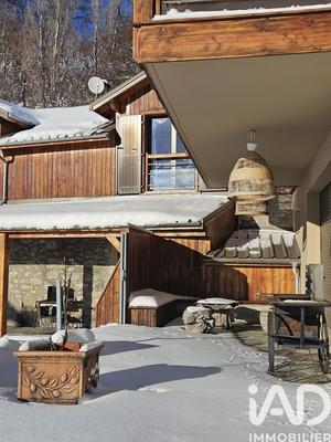 Châlet - 287 m² - 10 pièces