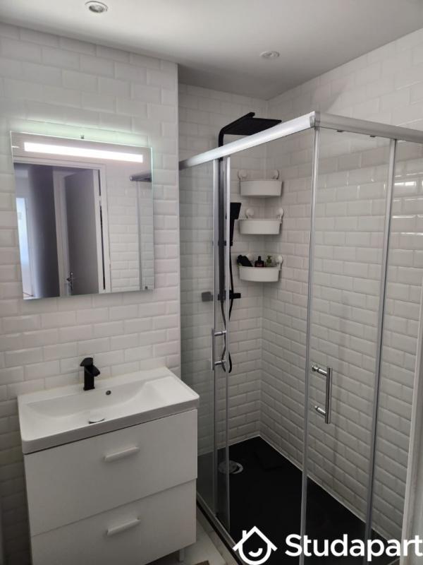 Chambre - 9 m² - 1 pièce