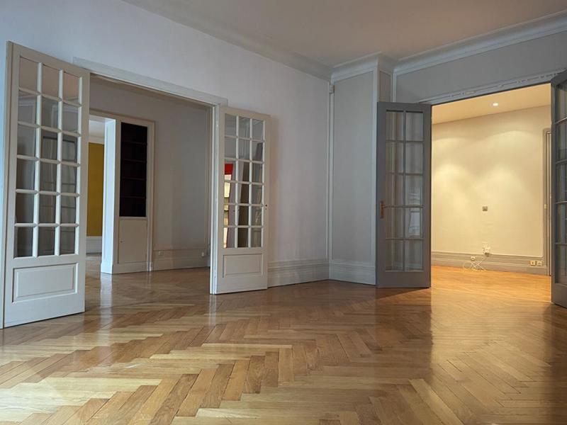 Appartement - 177 m² - 5 pièces