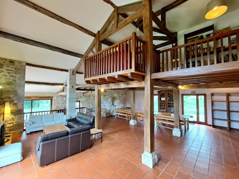 Maison - 520 m² - 18 pièces