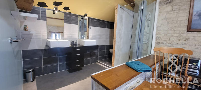 Maison ancienne - 271 m² - 9 pièces