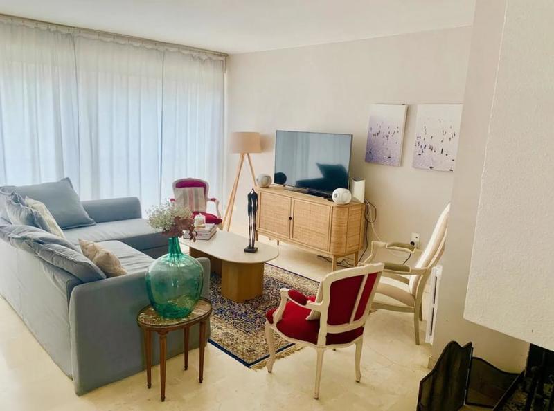 Maison - 212 m² - 9 pièces