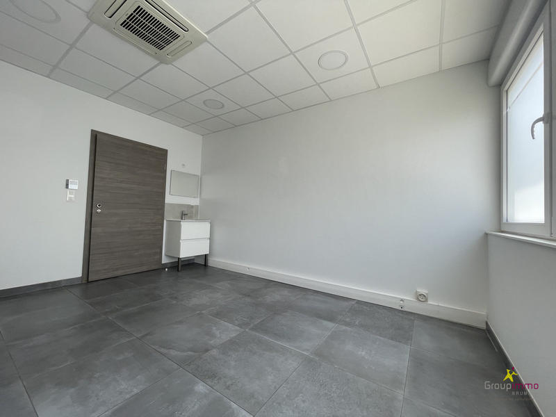 Local d'activités - 78 m² - 3 pièces