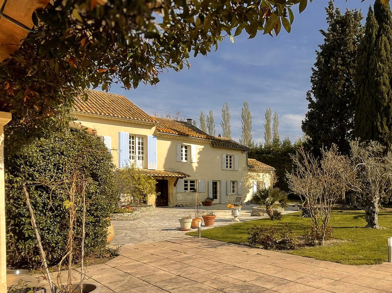 Propriété - 600 m² - 15 pièces