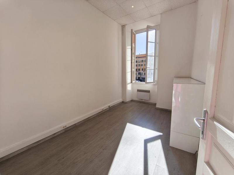 Bureau - 105 m² - 5 pièces