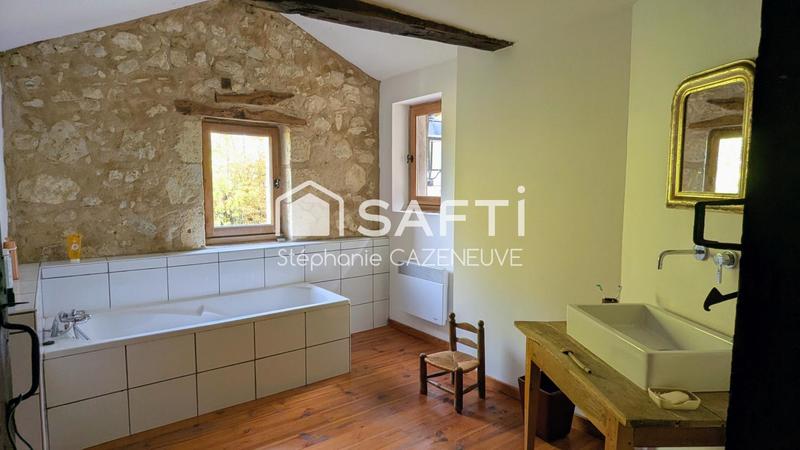 Maison - 233 m² - 9 pièces