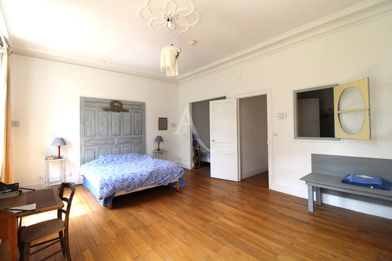 Château - 558 m² - 13 pièces