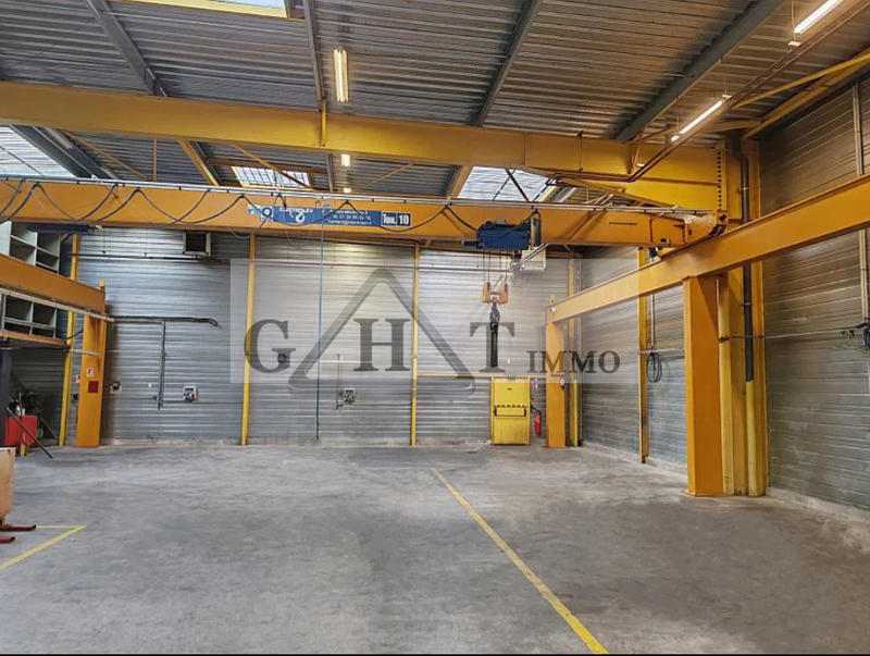 Entrepôt - 1 240 m²