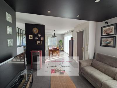 Maison - 102 m² - 7 pièces