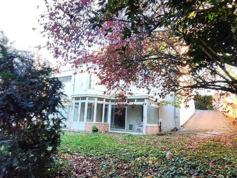 Villa - 295 m² - 9 pièces