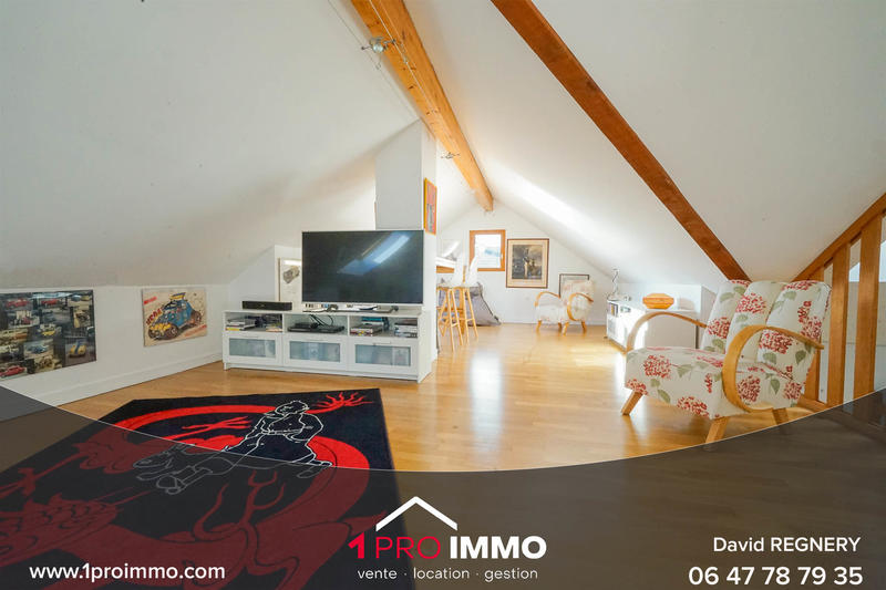 Maison - 224 m² - 8 pièces