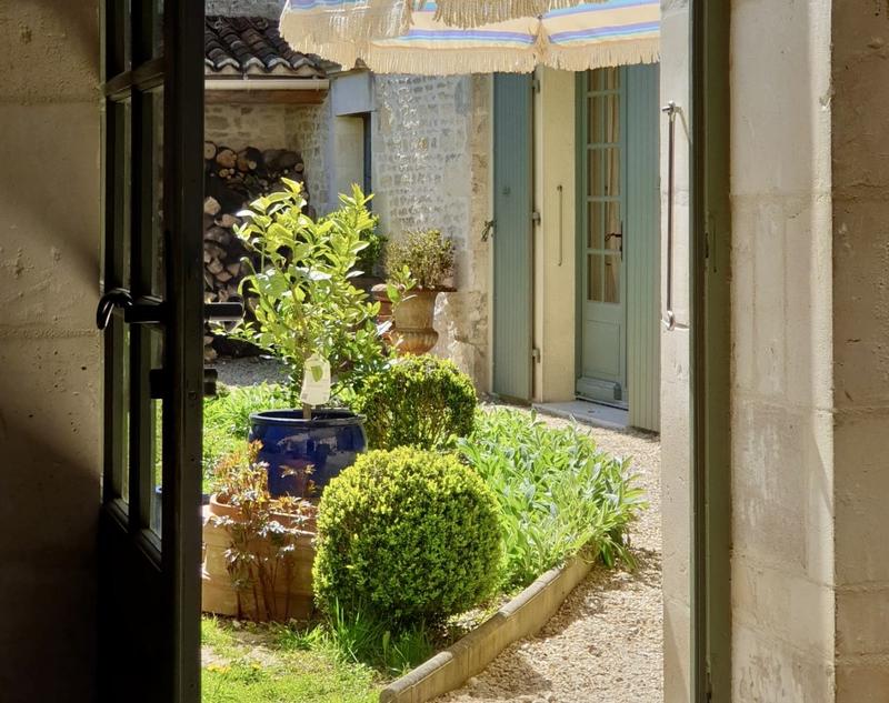 Maison - 220 m² - 6 pièces