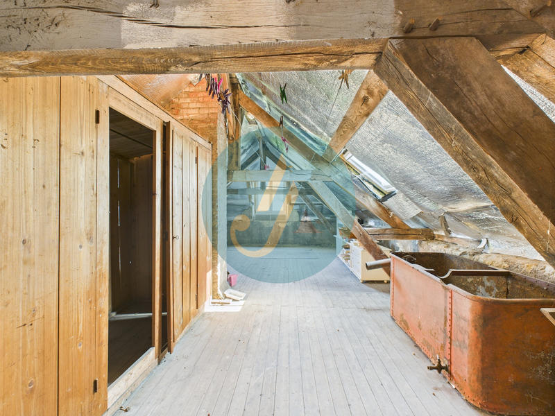 Maison - 169 m² - 7 pièces