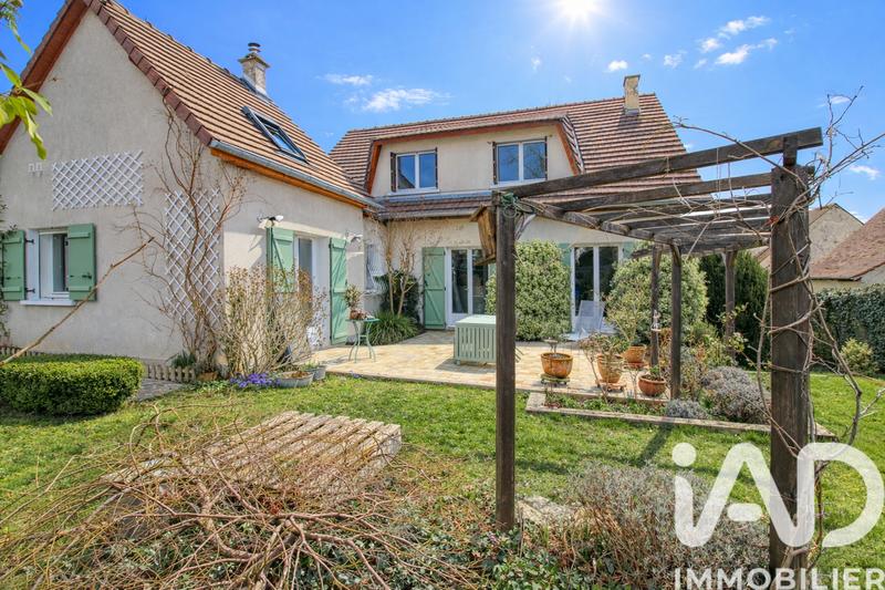 Maison - 160 m² - 8 pièces