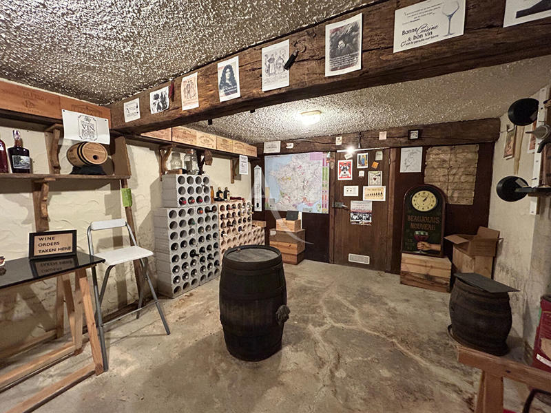 Maison - 312 m² - 9 pièces