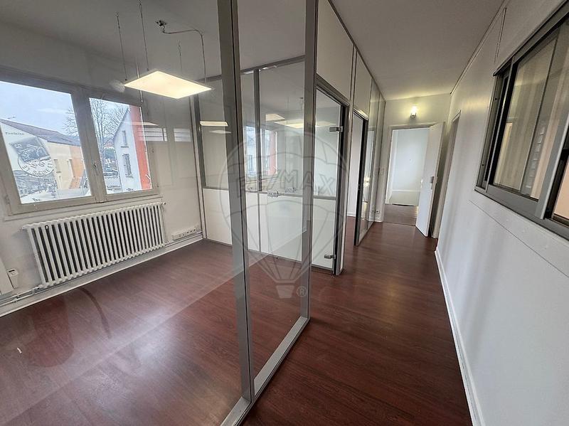 Local commercial - 80 m² - 5 pièces