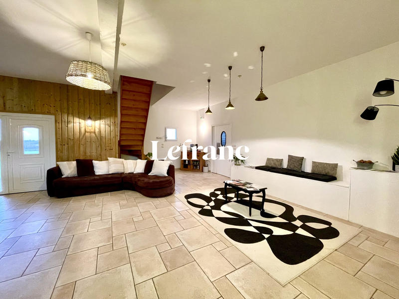 Maison - 300 m² - 10 pièces