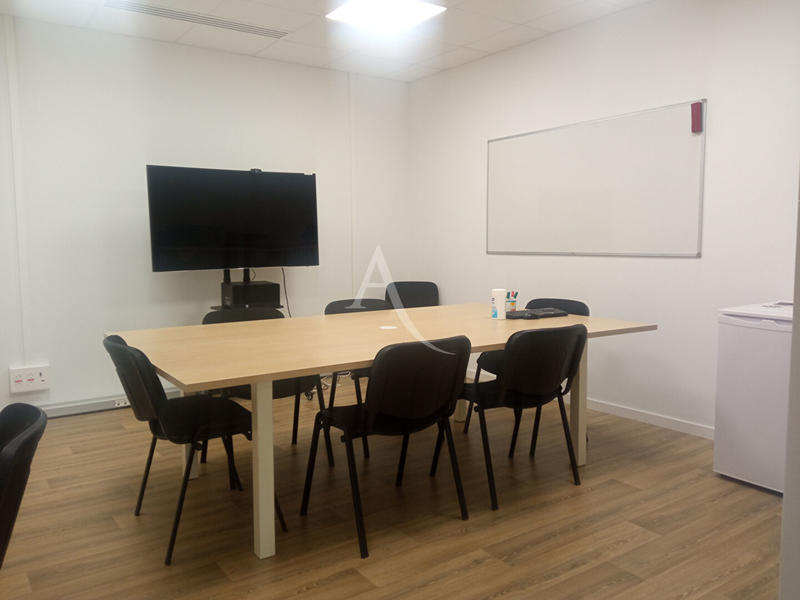 Local commercial - 191 m² - 7 pièces