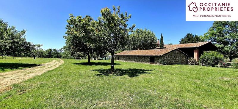 Propriété - 402 m² - 14 pièces