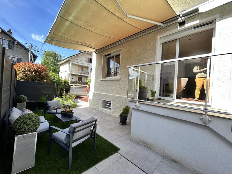 Maison - 200 m² - 6 pièces