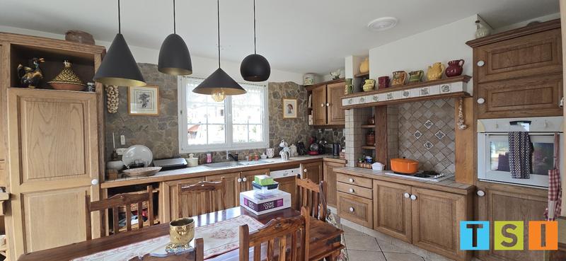 Maison - 195 m² - 7 pièces