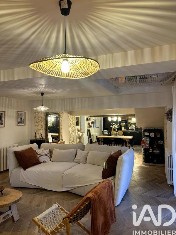 Maison - 210 m² - 5 pièces