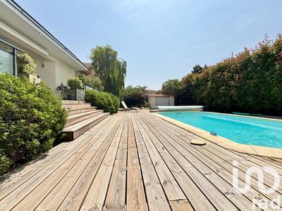 Maison - 198 m² - 6 pièces