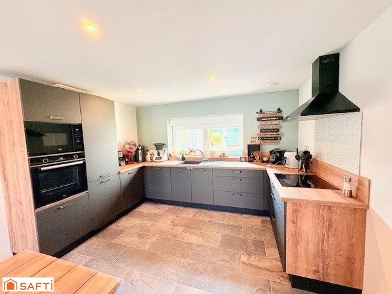 Maison - 95 m² - 6 pièces