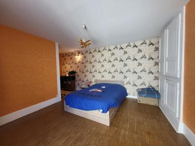 Maison - 200 m² - 6 pièces