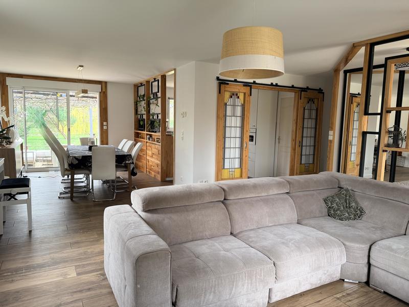 Maison - 137 m² - 7 pièces