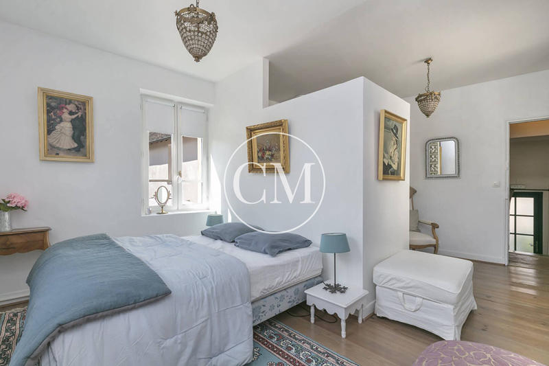 Maison - 278 m² - 8 pièces