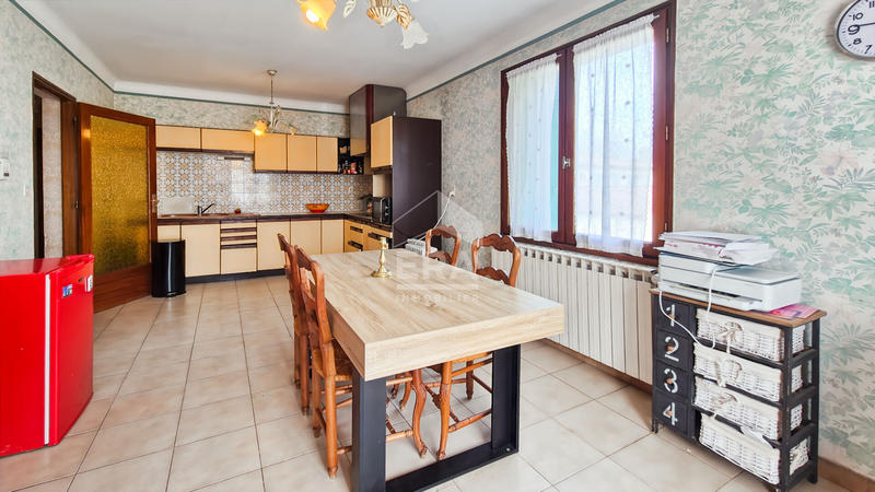 Maison - 183 m² - 5 pièces