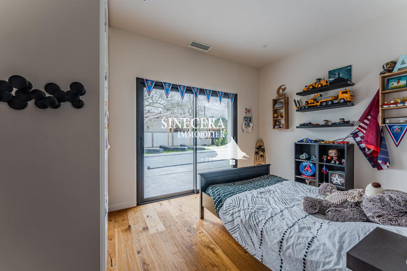 Villa - 285 m² - 8 pièces