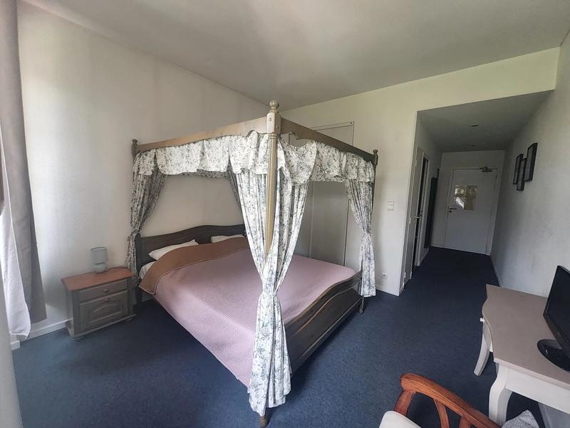 Fonds de commerce - 738 m²