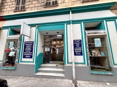 Local commercial - 80 m² - 1 pièce