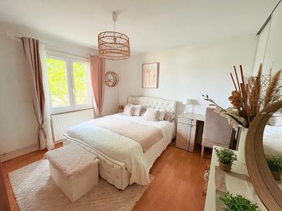 Maison - 98 m² - 5 pièces