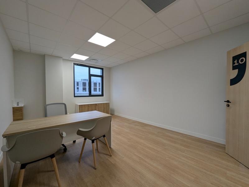 Bureau - 200 m² - 10 pièces