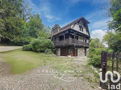 Maison - 232 m² - 11 pièces