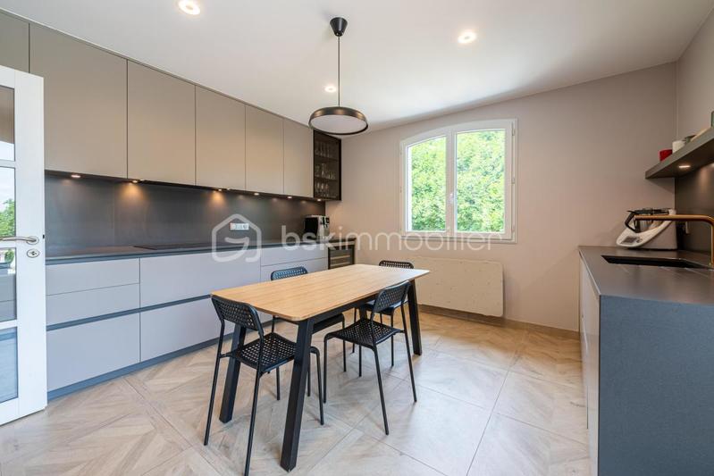 Maison d'architecte - 202 m² - 8 pièces