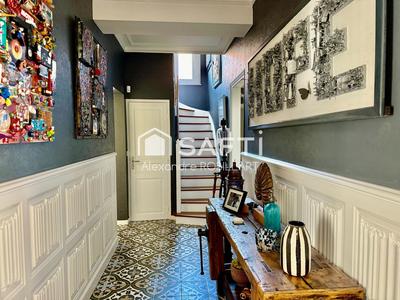 Maison - 210 m² - 8 pièces