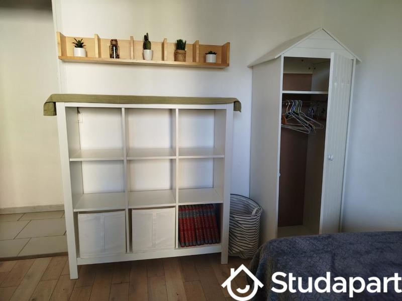 Chambre - 10 m² - 1 pièce