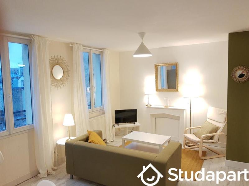 Chambre - 9 m² - 1 pièce